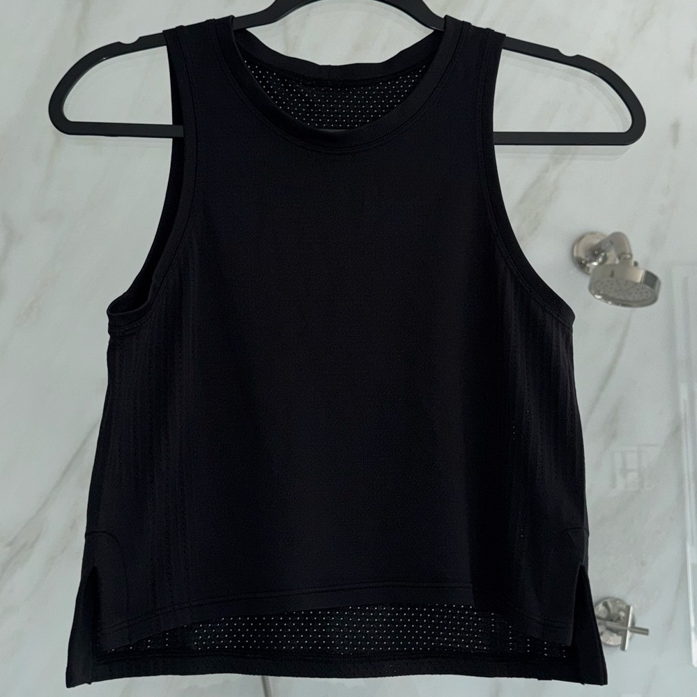 Cropped Muscle Tank- Black